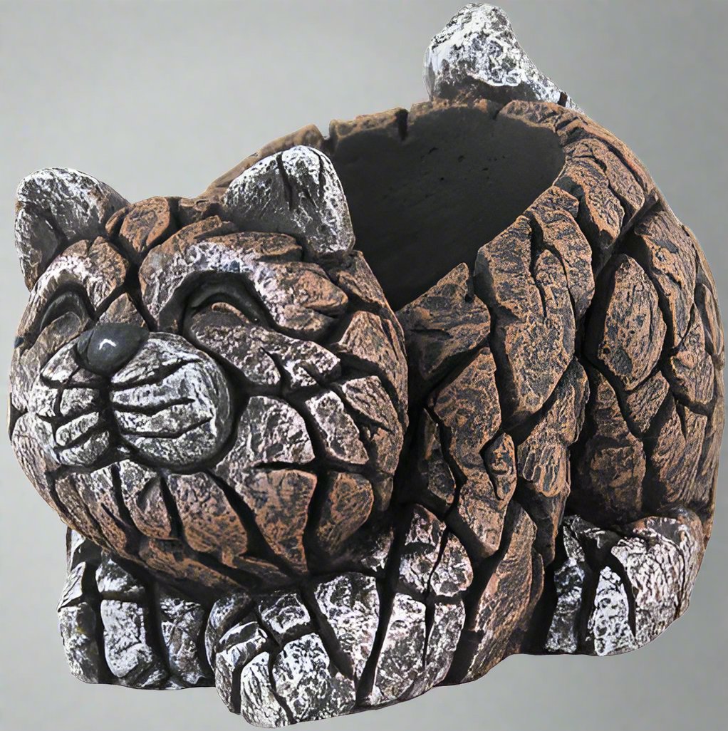 Stone-Effect Cat Planter - A Unique and Whimsical Addition to Your Garden