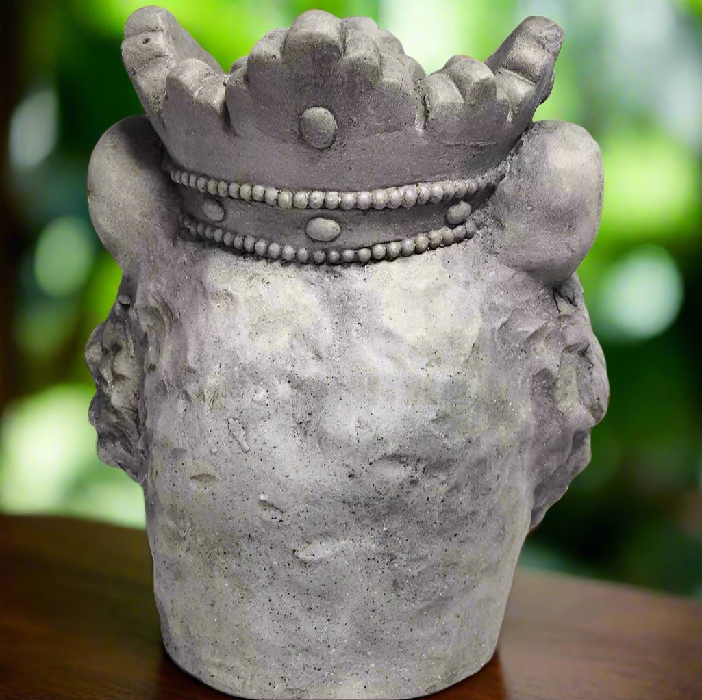 Majestic Lioness Head Planter - Large, Realistic, Garden Decor, 36.6 cm x 28.6 cm x 25.4 cm