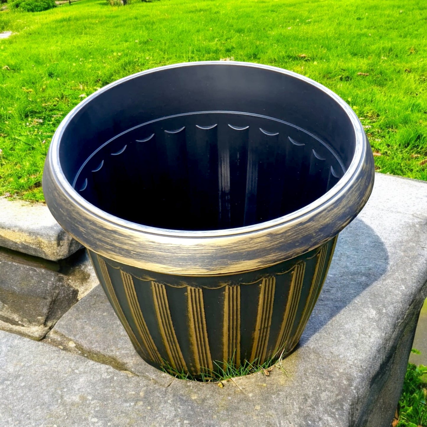Vintage Bronze Striped Garden Planter – 37CM X 29CM (Single/Pack of 2)