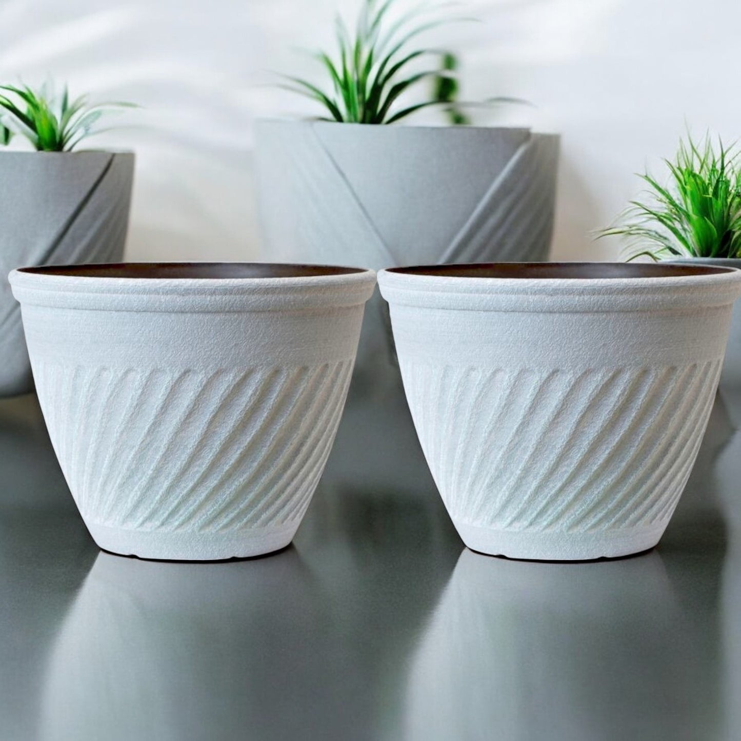 Classic White Round Flower Pot – Vintage Garden Planter, 28L
