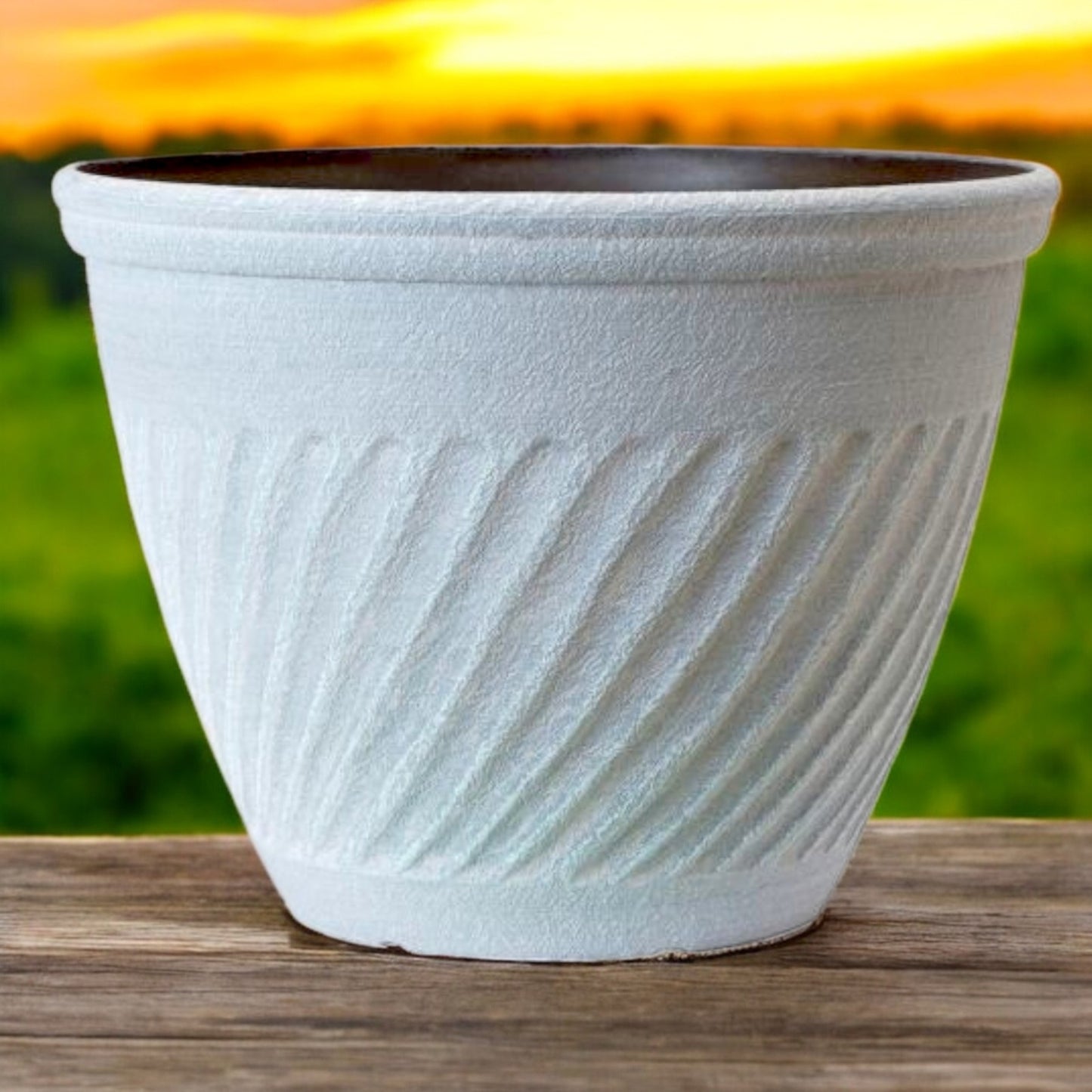 Classic White Round Flower Pot – Vintage Garden Planter, 28L