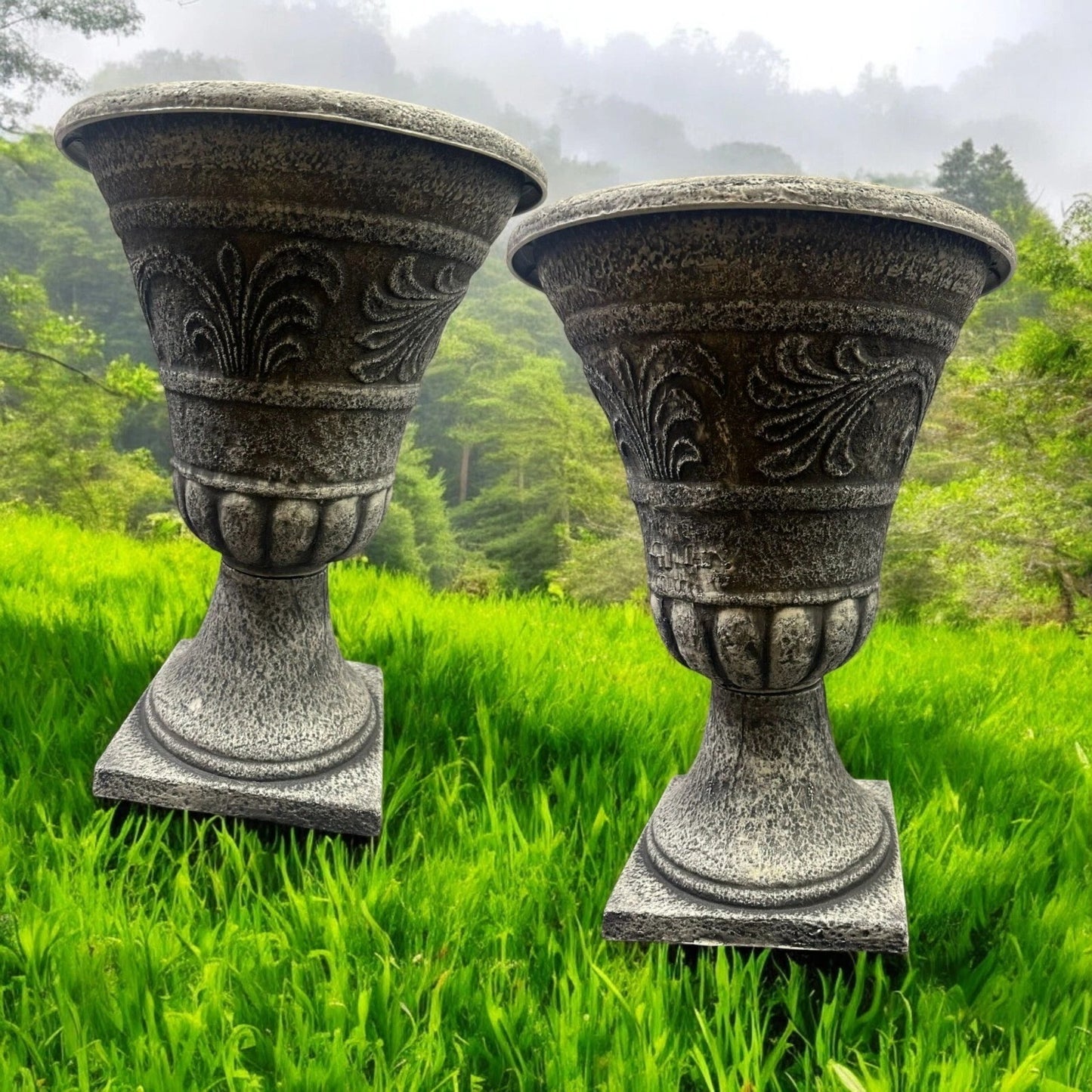 Antique-Style Garden Urn Planter – Large Outdoor Vase for Plants (Single or Pair)