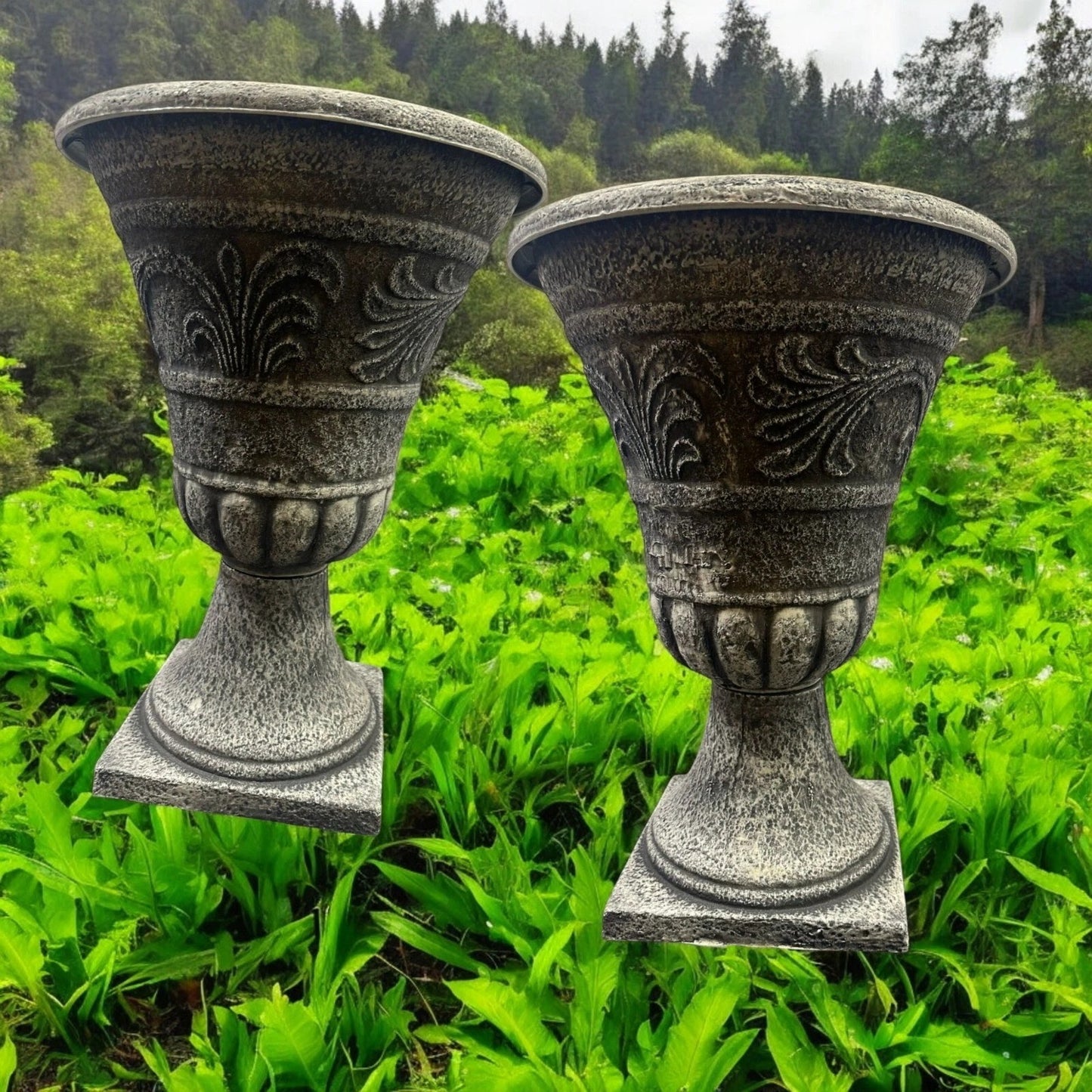 Antique-Style Garden Urn Planter – Large Outdoor Vase for Plants (Single or Pair)
