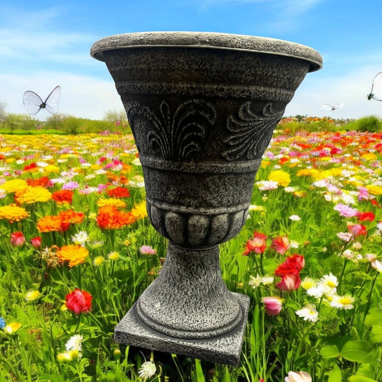 Antique-Style Garden Urn Planter – Large Outdoor Vase for Plants (Single or Pair)