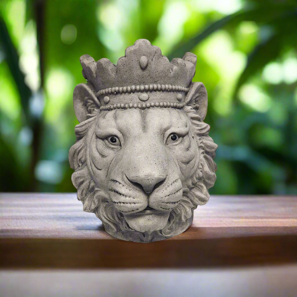 Lion Head Planter with Crown: Regal Decor for Your Home