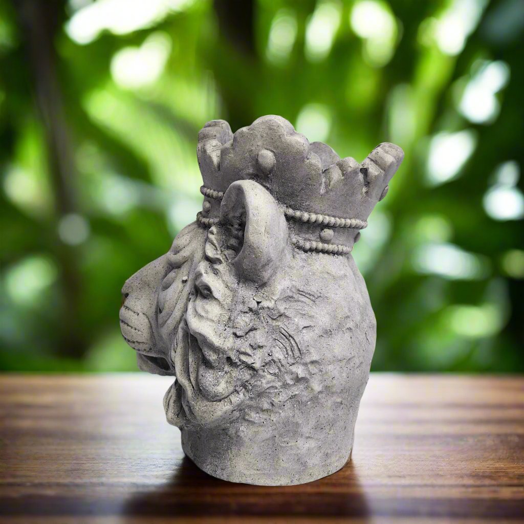 Lion Head Planter with Crown: Regal Decor for Your Home