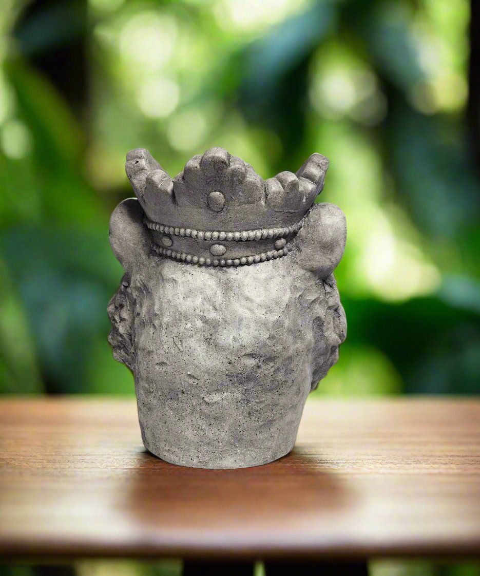 Lion Head Planter with Crown: Regal Decor for Your Home