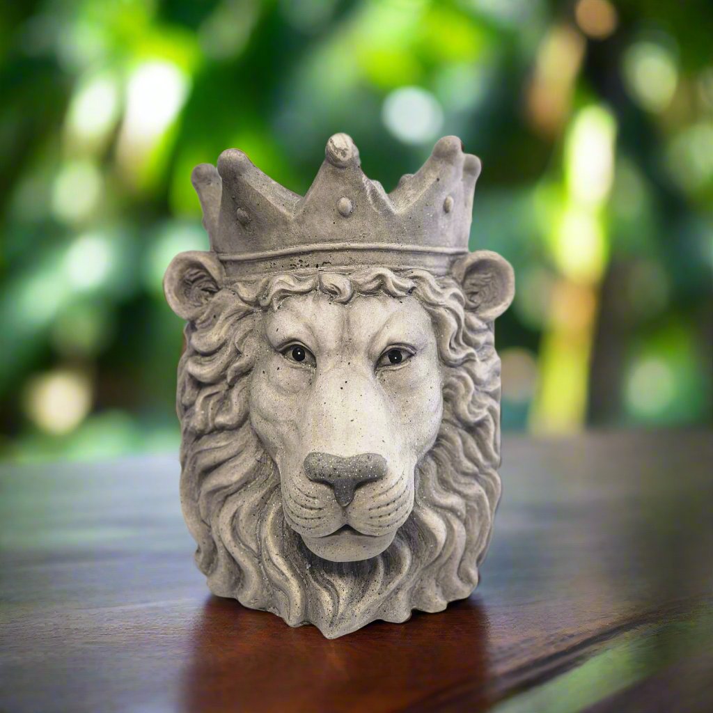 Lion Head Planter with Crown: Regal Decor for Your Home