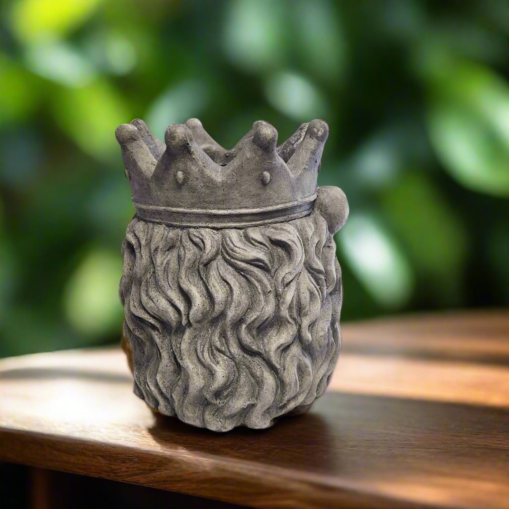Lion Head Planter with Crown: Regal Decor for Your Home
