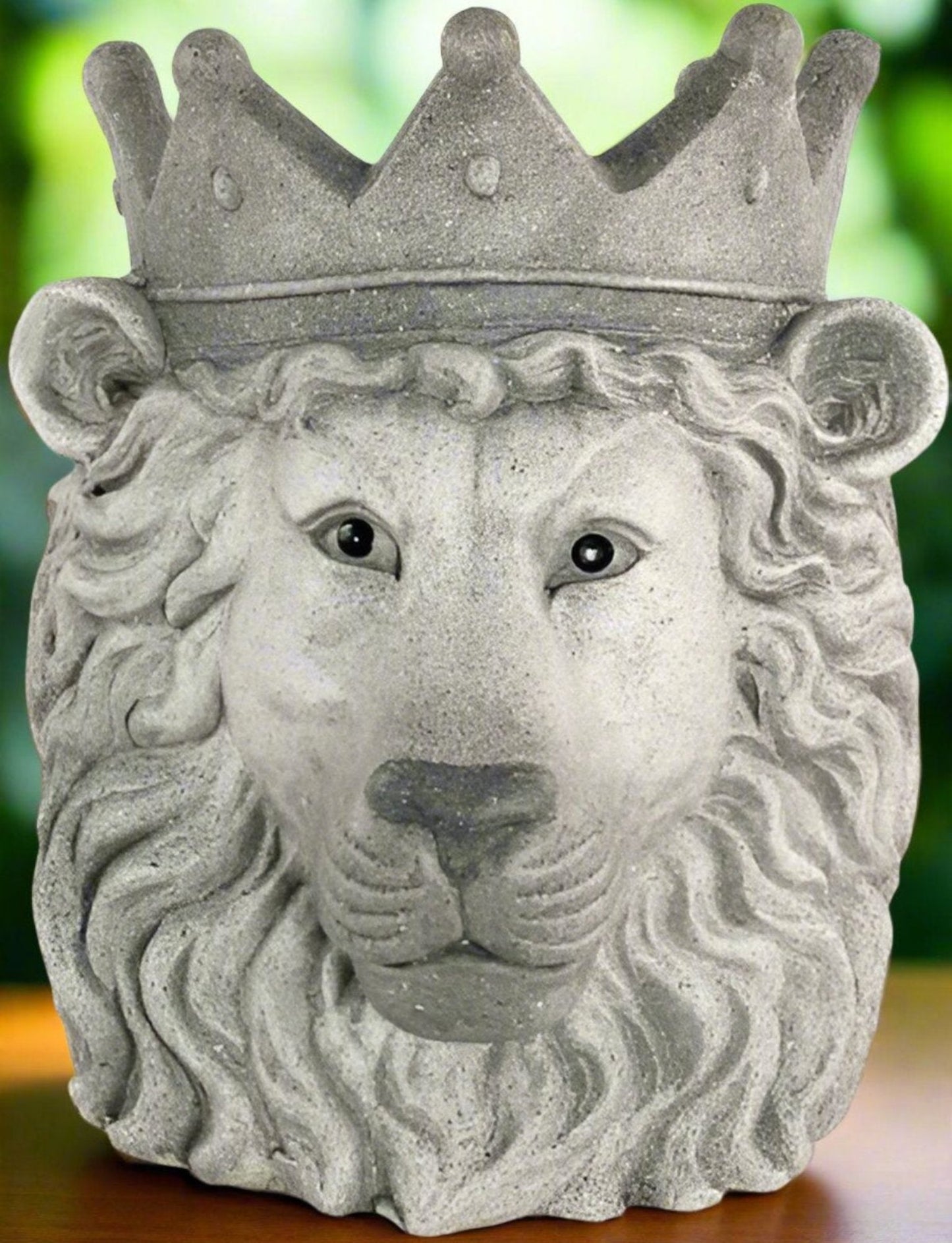 Lion Head Planter with Crown: Regal Decor for Your Home