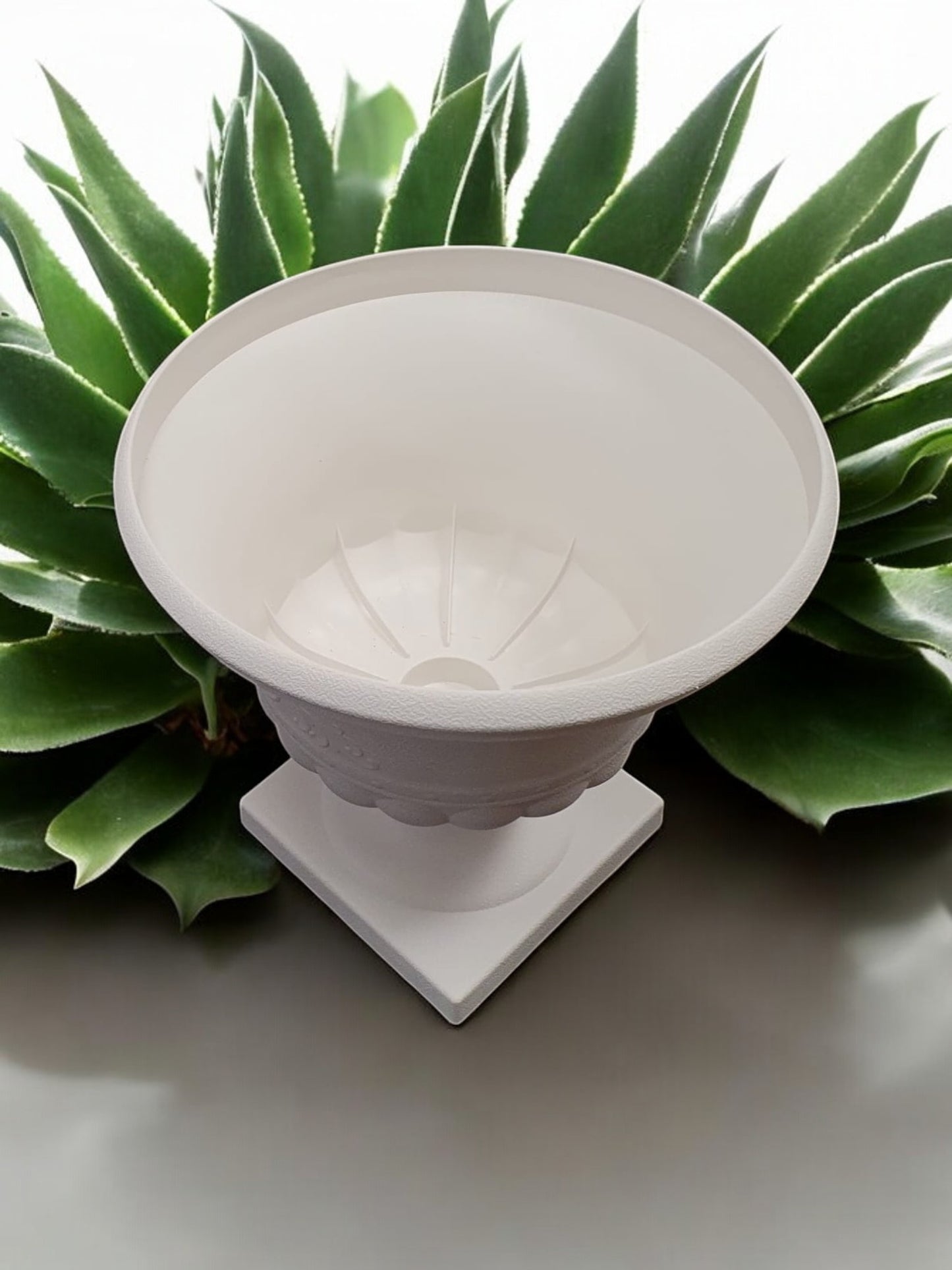 Elegant Decorative Garden Planter Classic Urn Style Lightweight & Durable