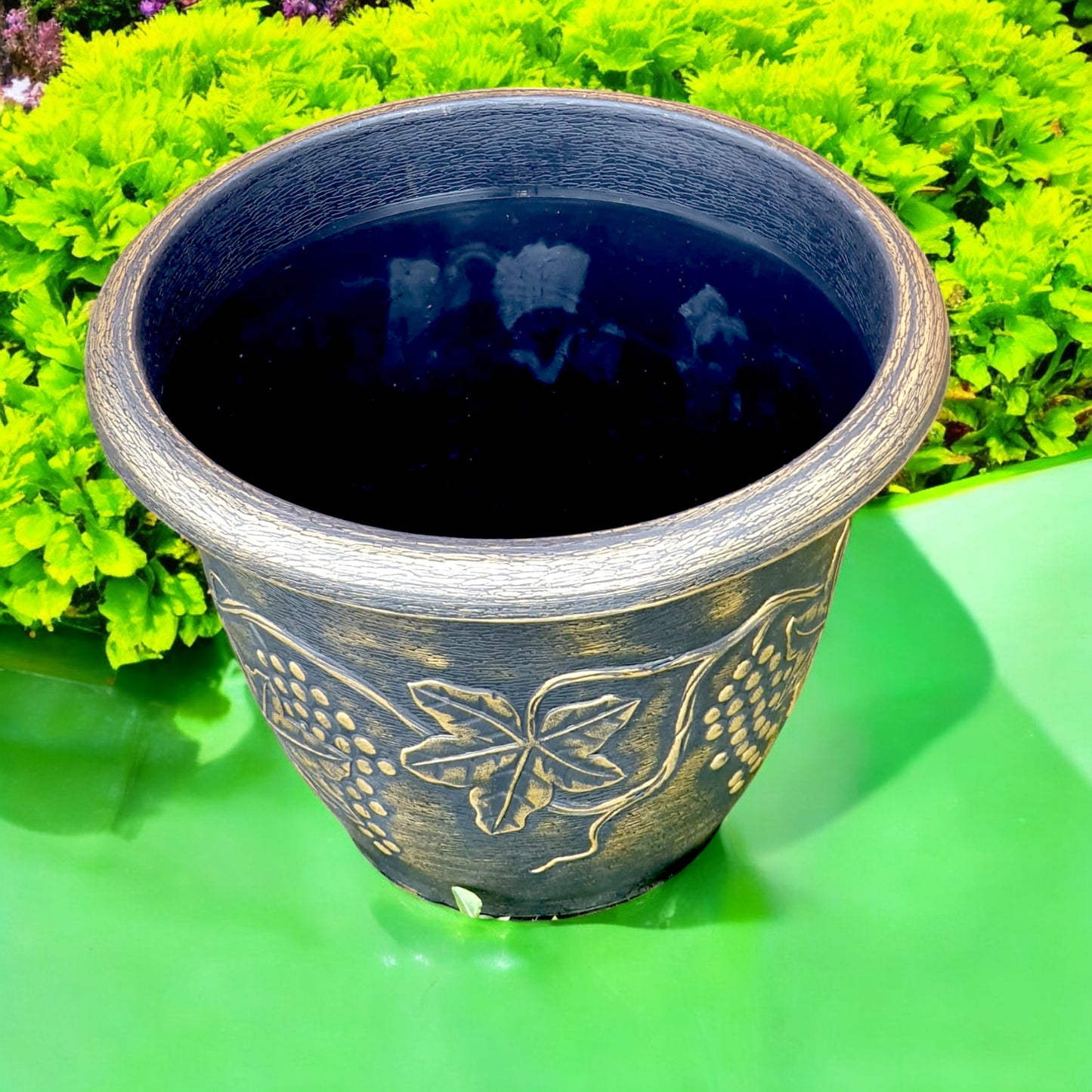 Antique-Style Planter Pot with Grape Vine Design – 28CM X 37CM (Single/Pack of 2)