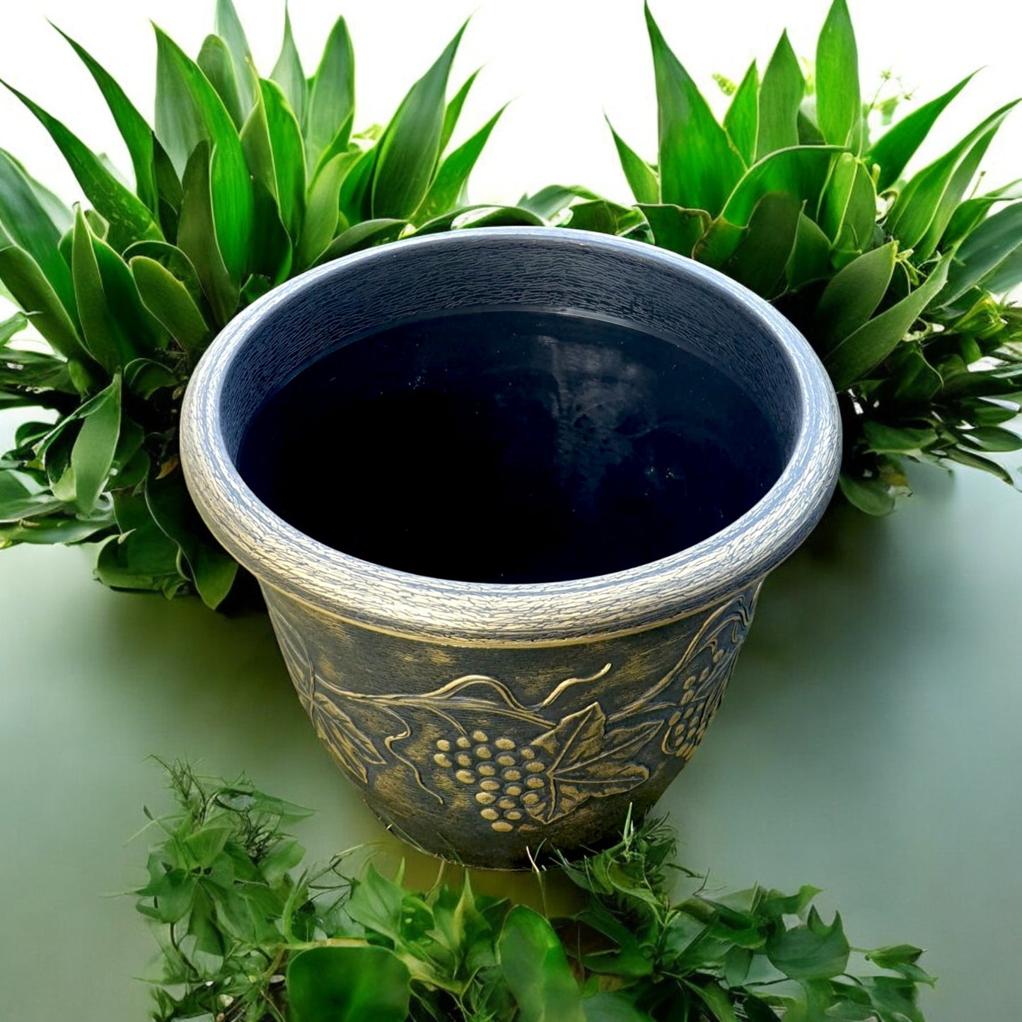 Antique-Style Planter Pot with Grape Vine Design – 28CM X 37CM (Single/Pack of 2)