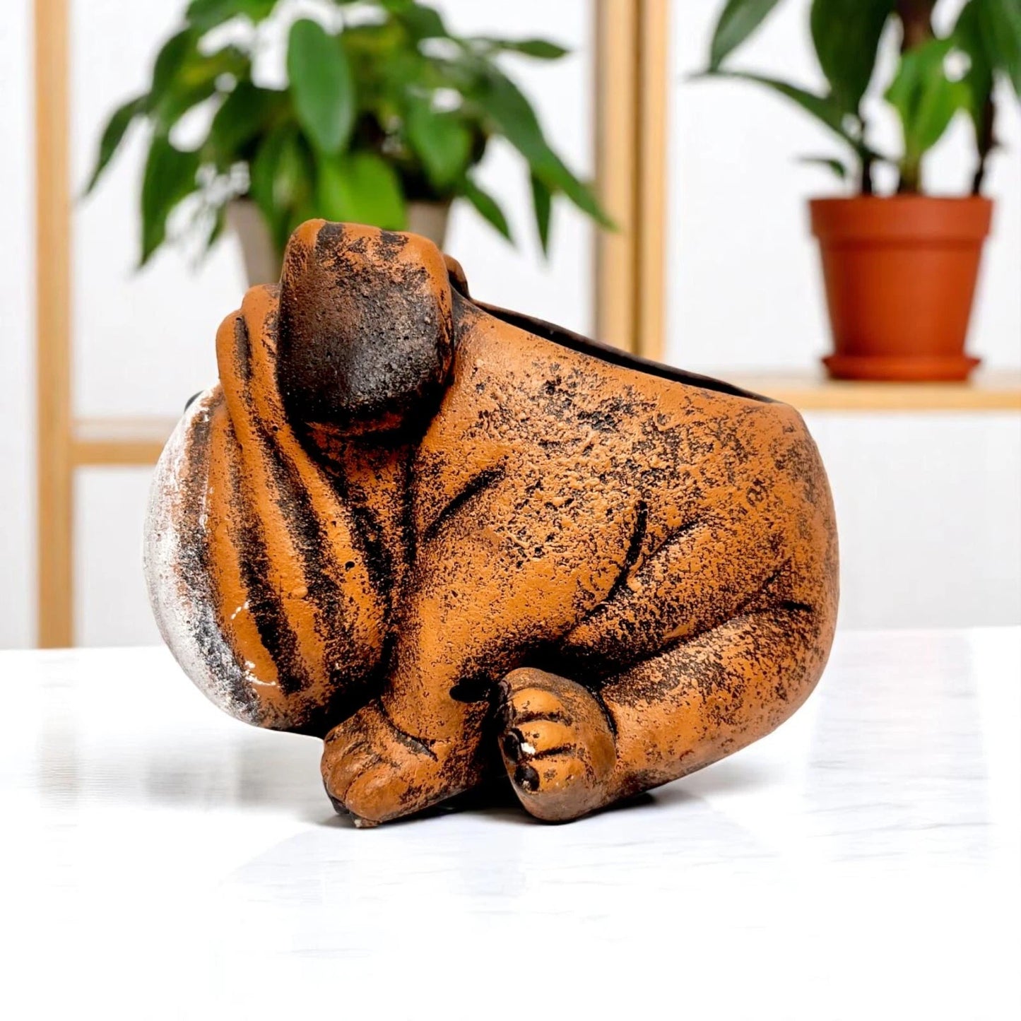 Bulldog Dog Resin Planter Pot – Animal Garden Ornament – Indoor/Outdoor Cement Effect – Large & Small Sizes