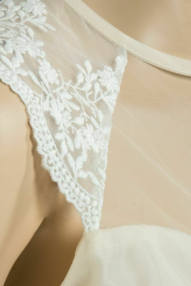 Ladies Lace Evening/Bridal Dress