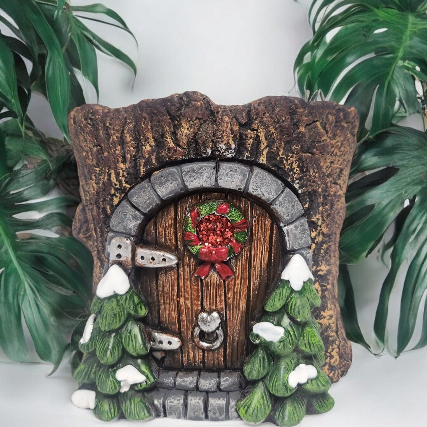 Divas World Enchanted Christmas Fairy Door - Festive Garden Decoration