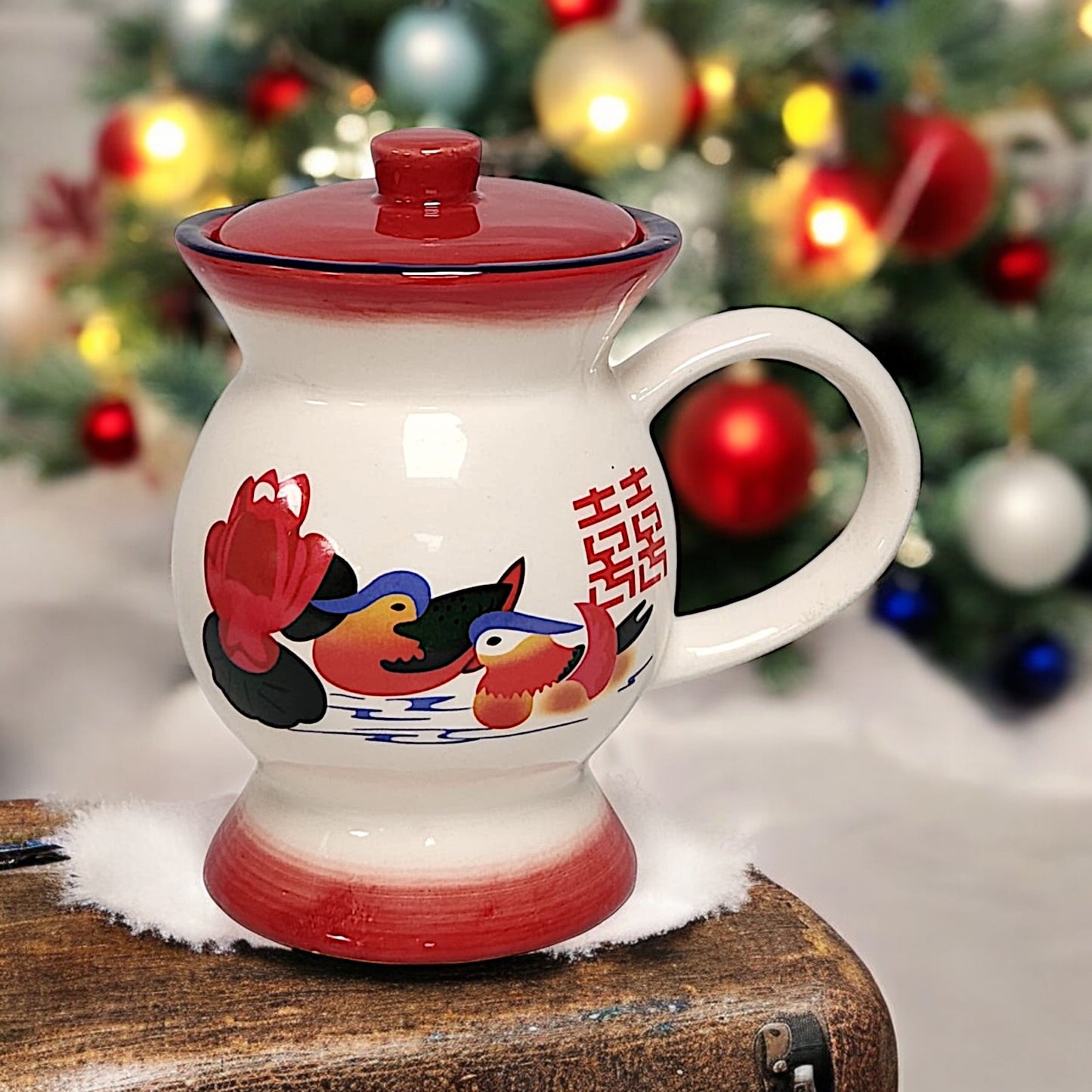 Unique Chinese-Style Ceramic Chamber Pot Shaped Tea Cup