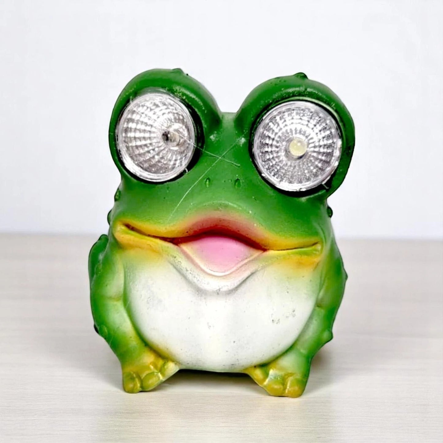 Cute Owl & Frog Solar Garden Lights – Animal LED Eye Ornaments (Pack of 2, 8x9cm)