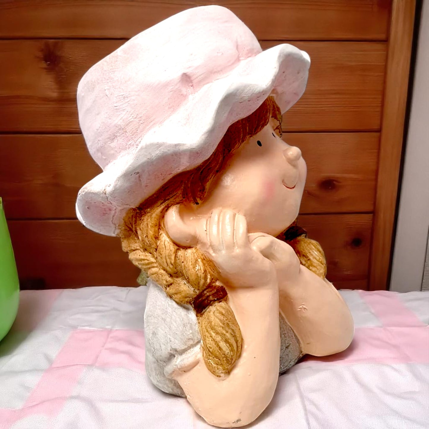 Charming Girl Planter with Hat – Decorative Resin Flower Pot for Home & Garden (35cm)