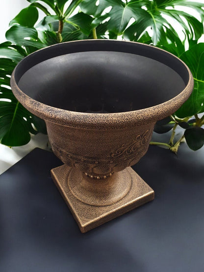 give a top rated title and description point wise for product listing on shopify for uk customer dimension - Height - 39 cm diameter 40