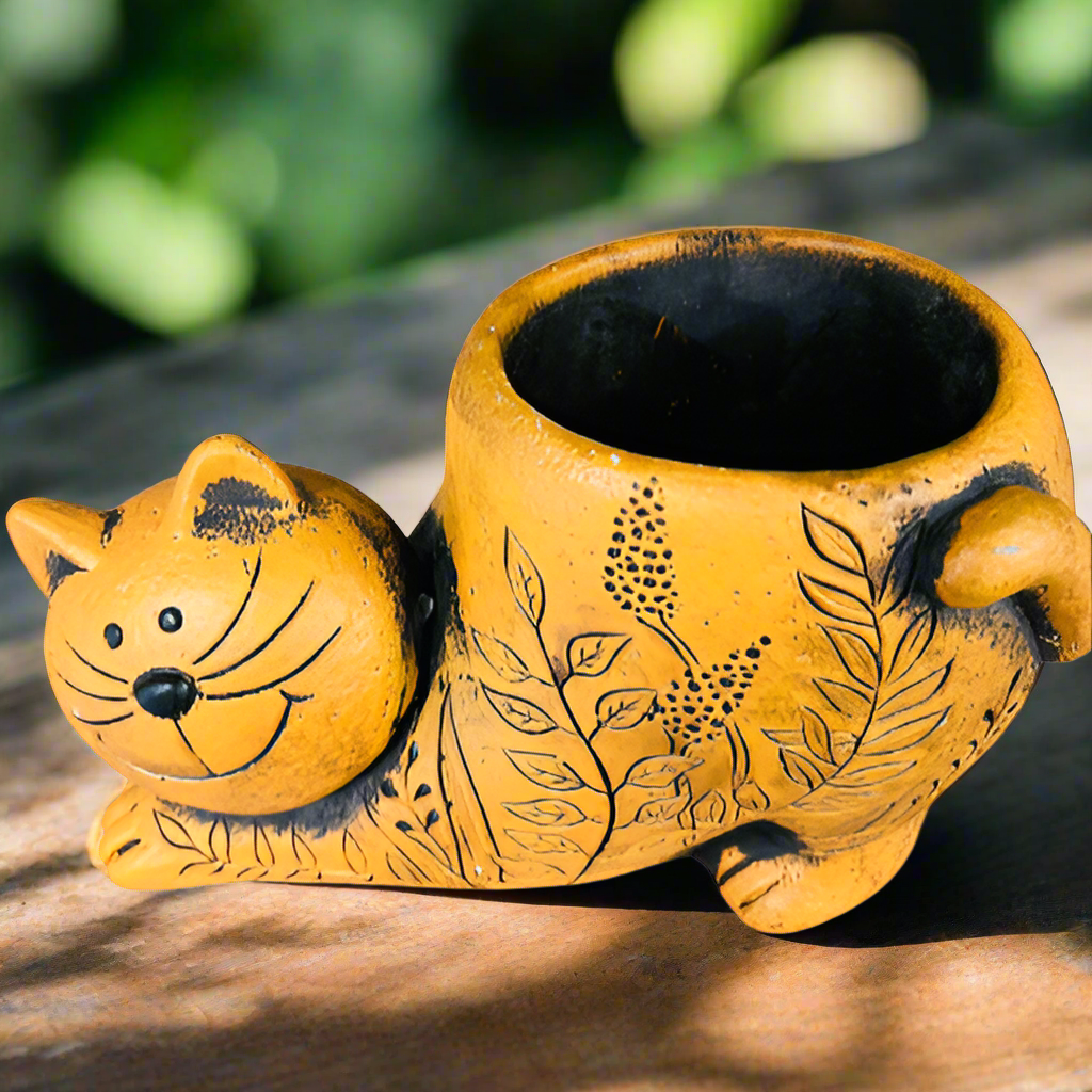 Golden Retriever Planter - A Joyful Addition to Your Home
